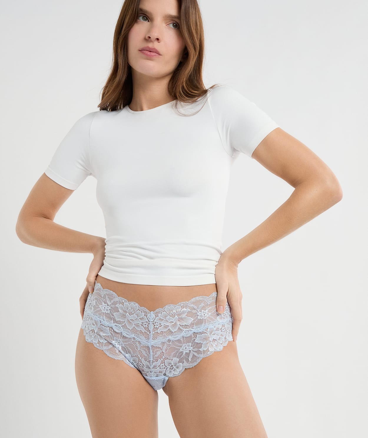 Hipster V-shape en dentelle - Image 4