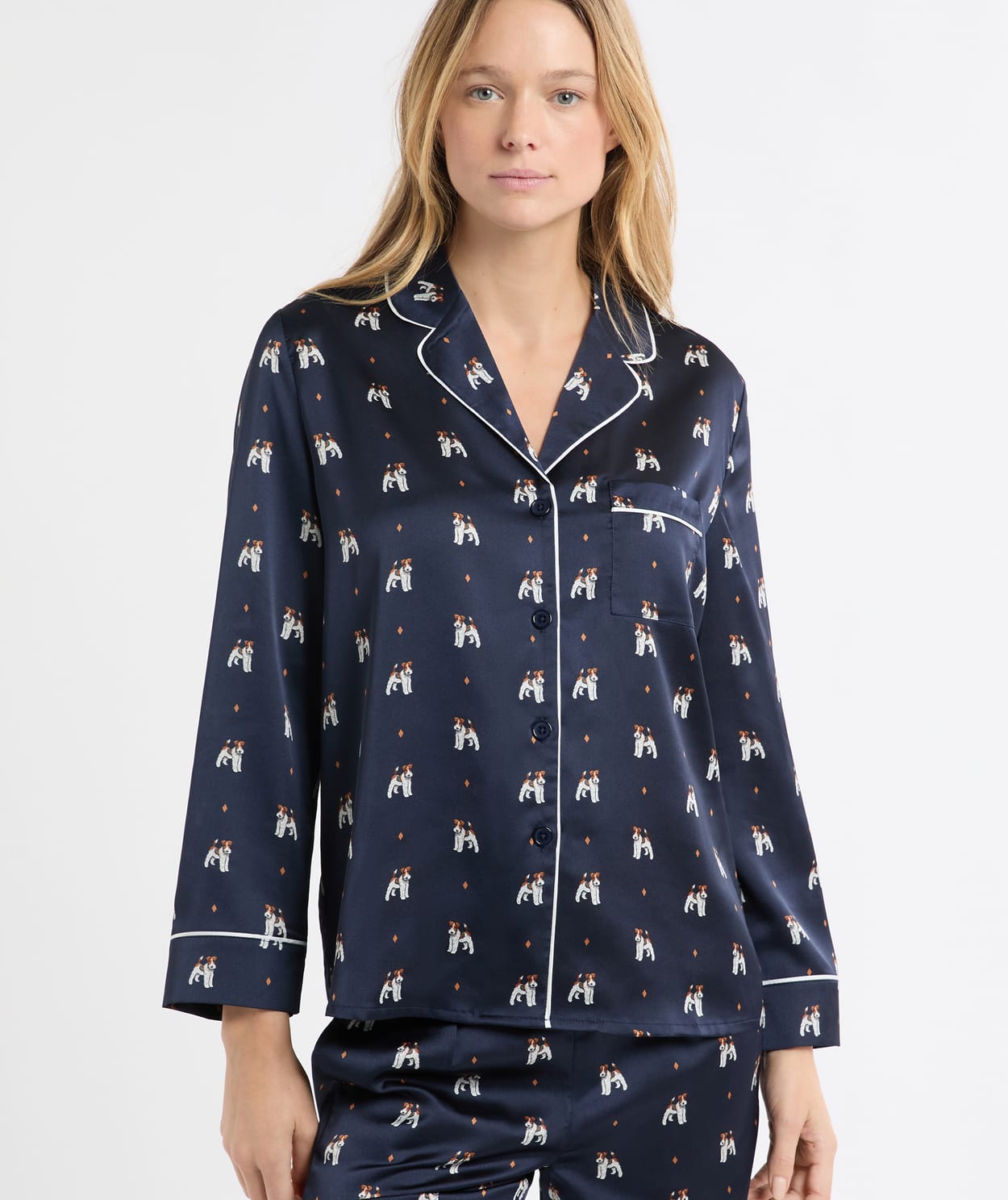 Chemise de pyjama en satin à motifs chiens - Image 4