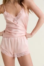 Short de pyjama satiné avec détails dentelle - Miniature 4