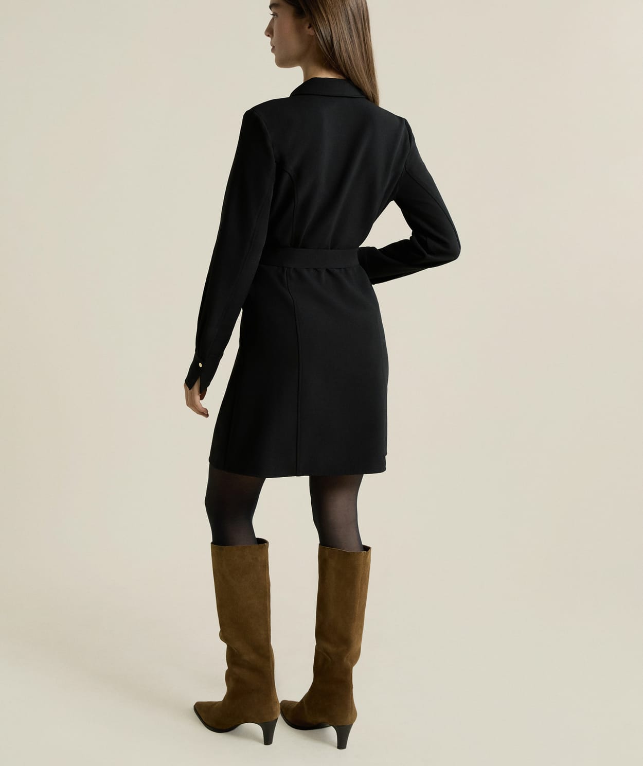 Robe courte ceinturée avec col chemise - Image 2