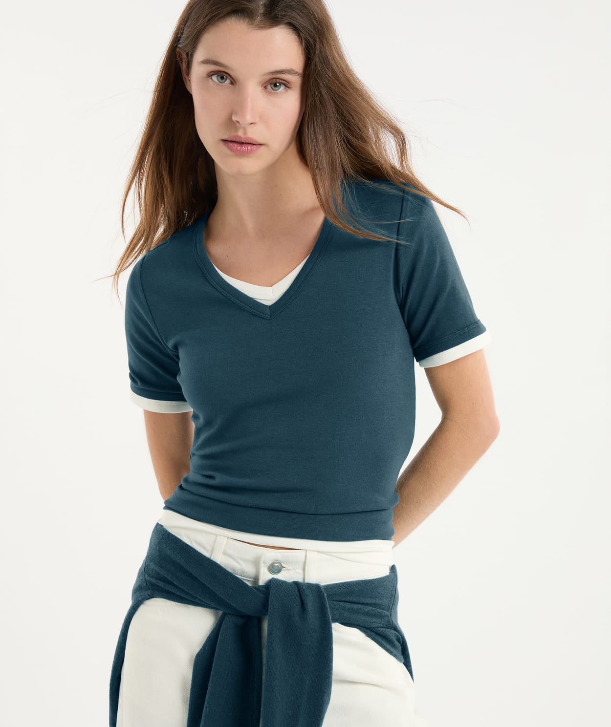 T-shirt à col V avec coton modal - Image 1