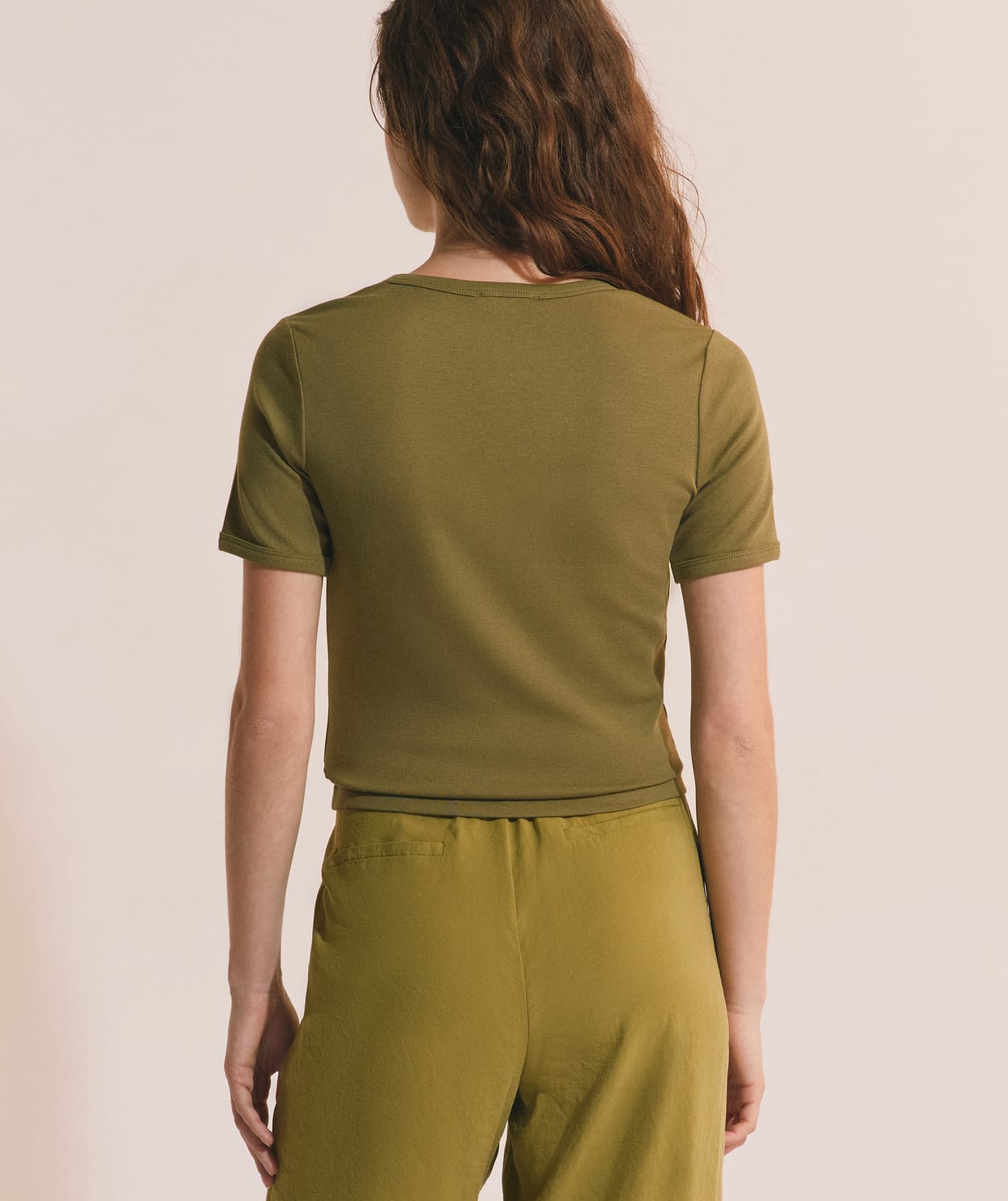 T-shirt à col V avec coton modal - Image 2