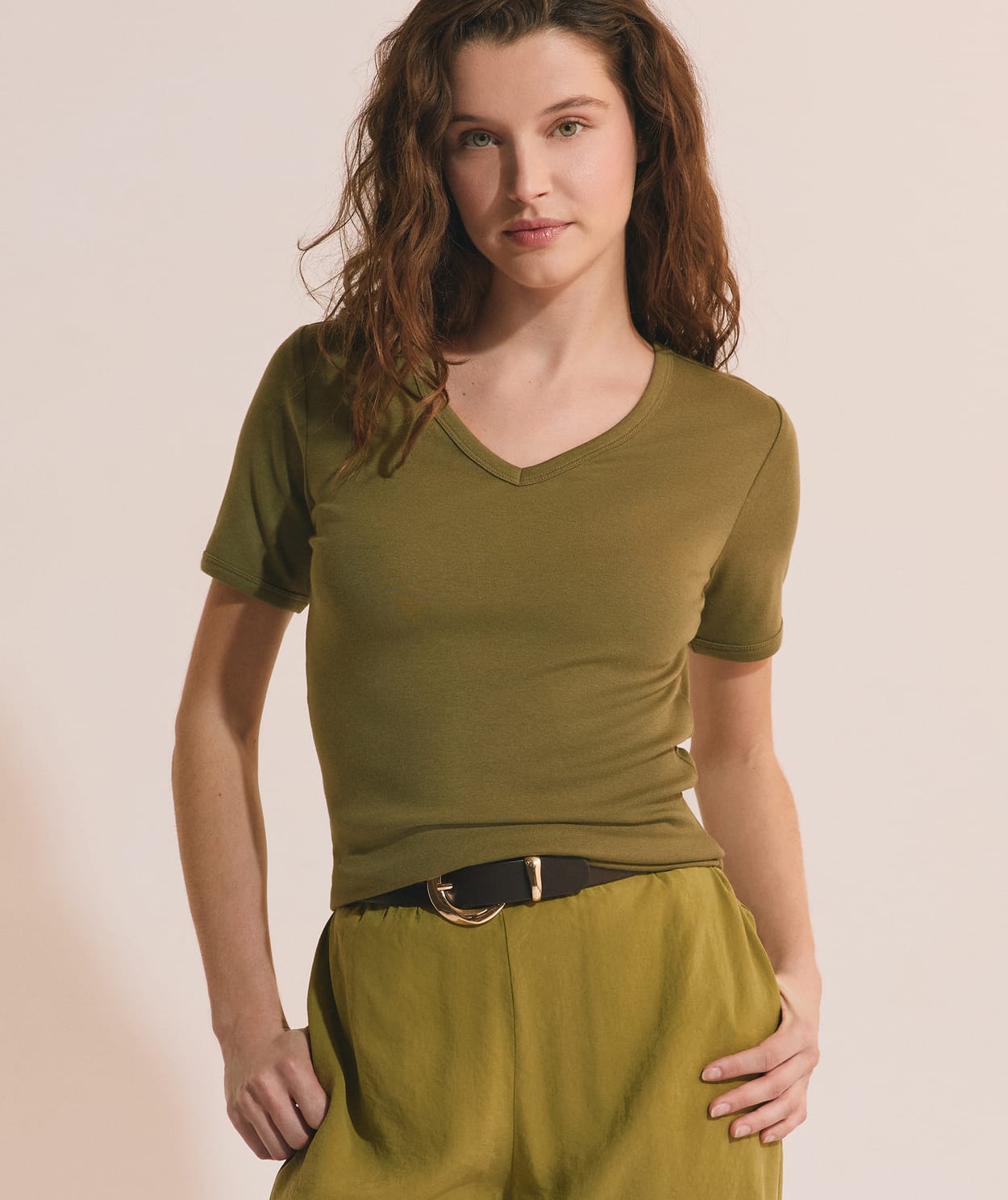 T-shirt à col V avec coton modal - Image 1