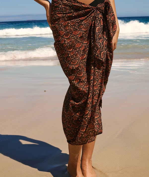 BEASTLY BEACH - Paréo en coton à imprimé python à nouer