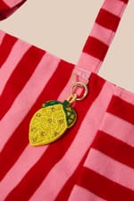 Sac en éponge à rayures avec porte-clé citron - Miniature 2