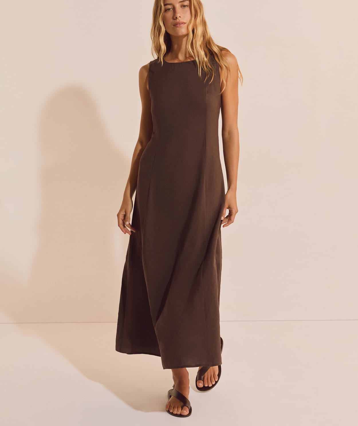 Robe longue sans manches - Image 3